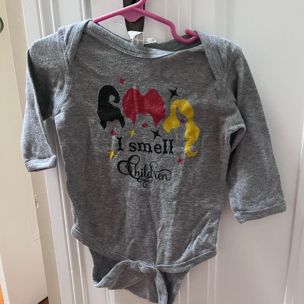 12 month Hocus Pocus themed onesie “I Smell Children”